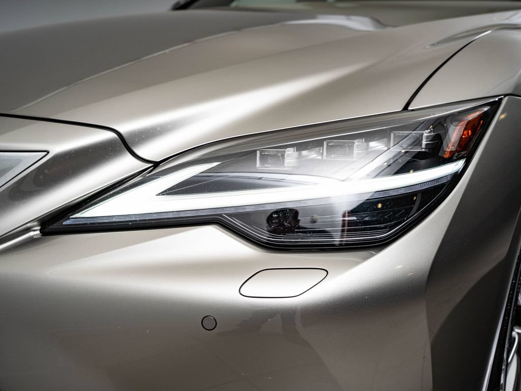 Certified 2023 Lexus LS 500 AWD w/ Interior Upgrade Package image 15