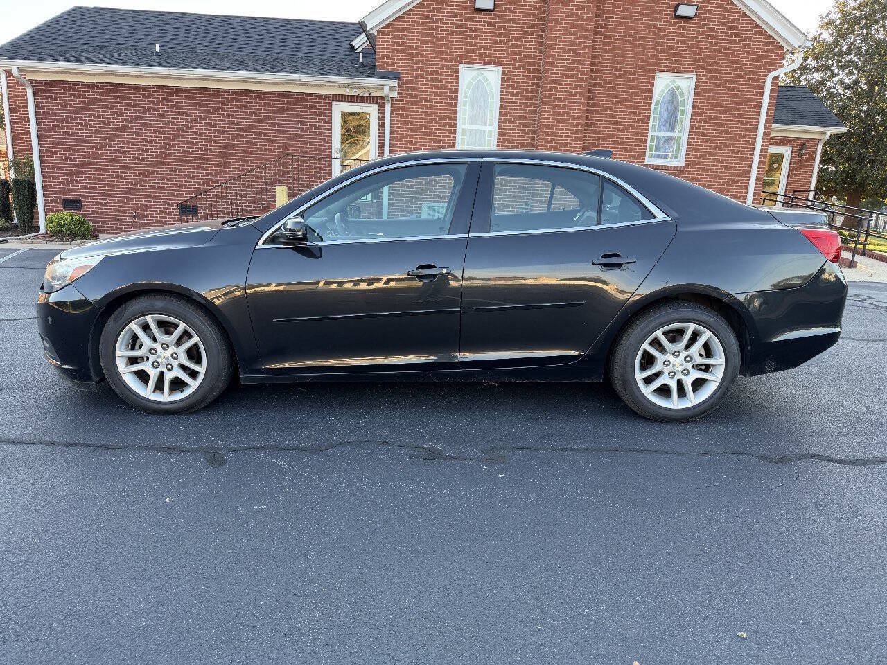 Used 2015 Chevrolet Malibu LT w/ Power Convenience Package FWD image 8