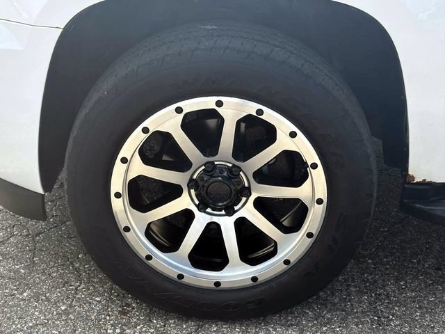 Used 2013 Chevrolet Tahoe LT w/ Luxury Package AWD/4WD image 8
