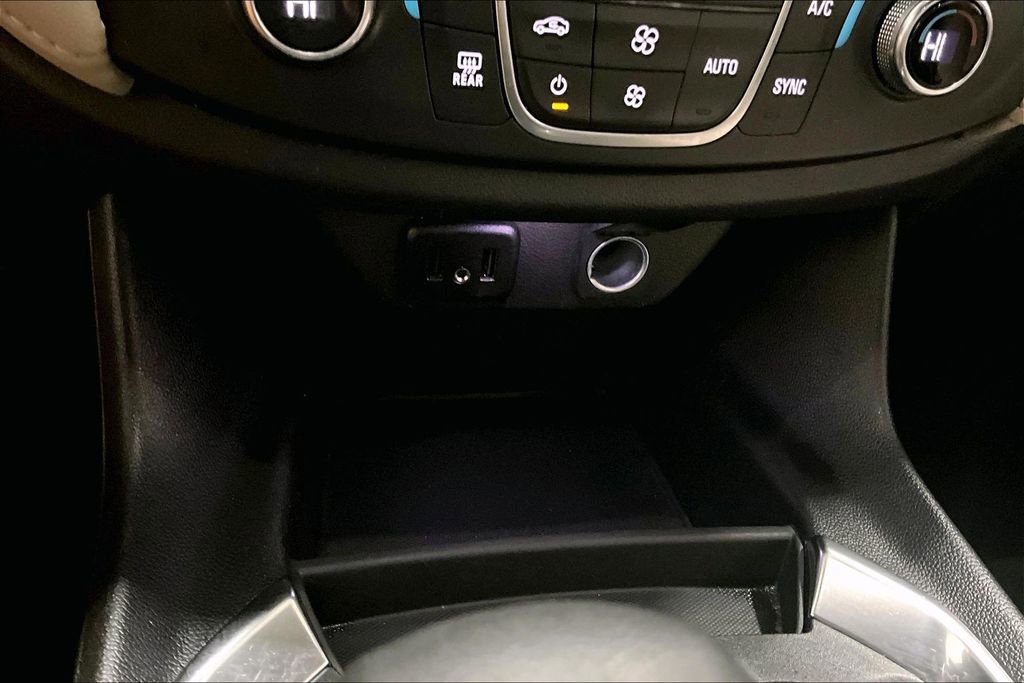 Used 2023 Chevrolet Traverse LS w/ Safety Package image 16