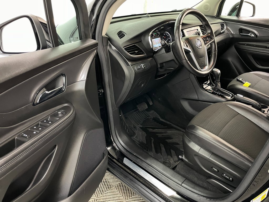 Certified 2022 Buick Encore Preferred w/ Safety Package image 19