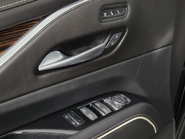 Used 2024 Cadillac Escalade Premium Luxury AWD/4WD image 22