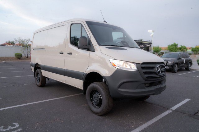 Used 2025 Mercedes-Benz Sprinter 2500 image 3