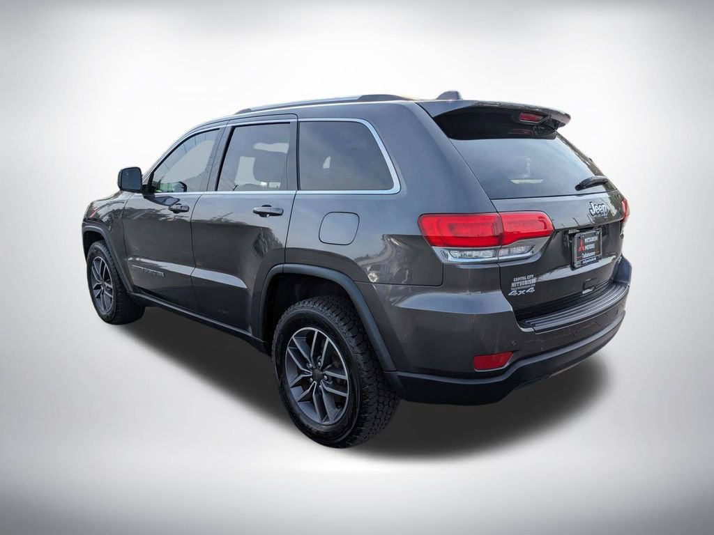 Used 2019 Jeep Grand Cherokee Laredo w/ 18" Wheel & 8.4" Radio Group AWD/4WD image 6