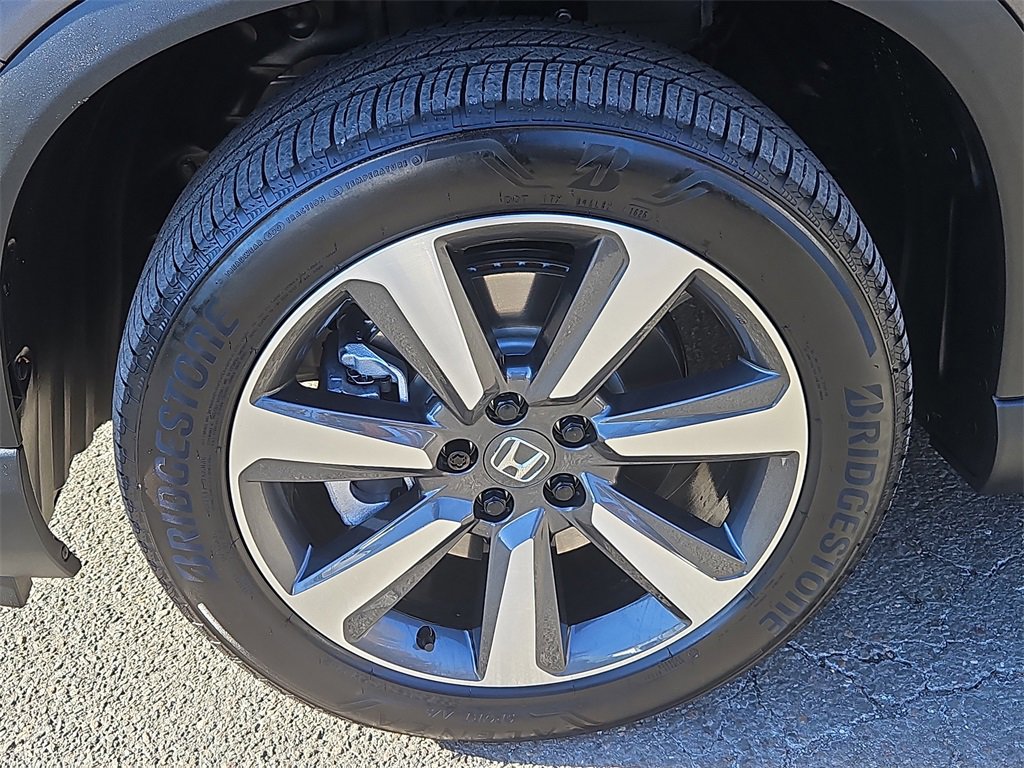 Certified 2025 Honda Pilot Touring image 7