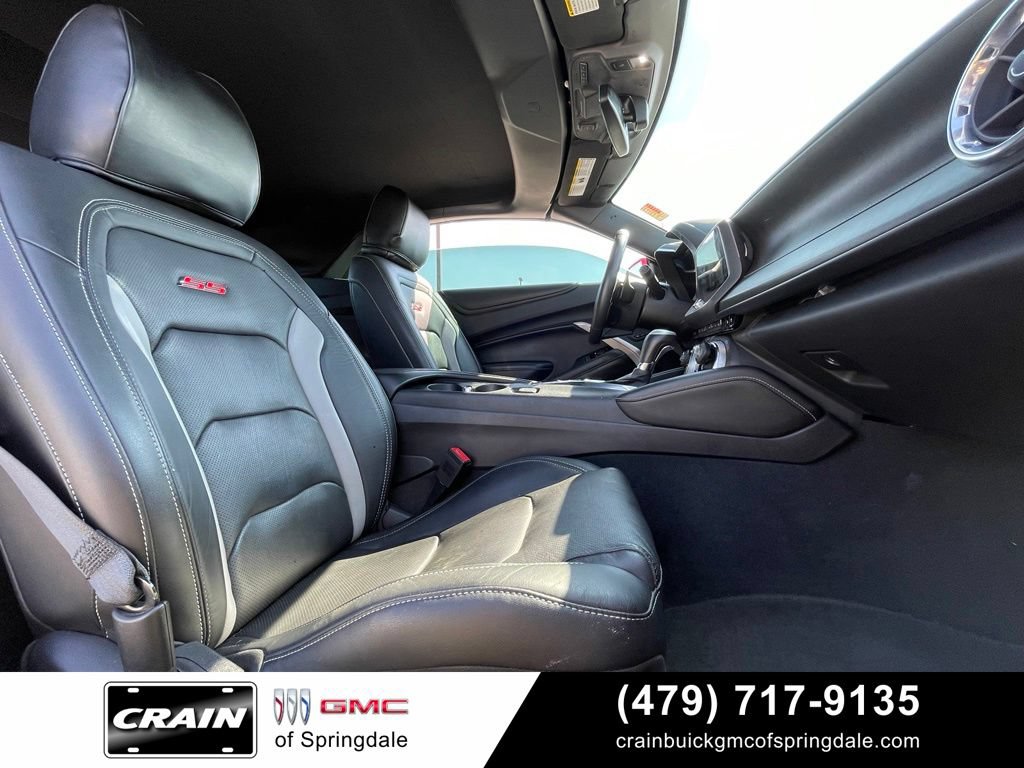 Used 2018 Chevrolet Camaro SS RWD image 25
