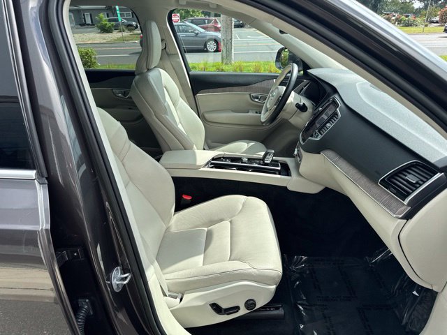 Certified 2023 Volvo XC90 B6 Plus w/ Protection Package AWD/4WD image 15