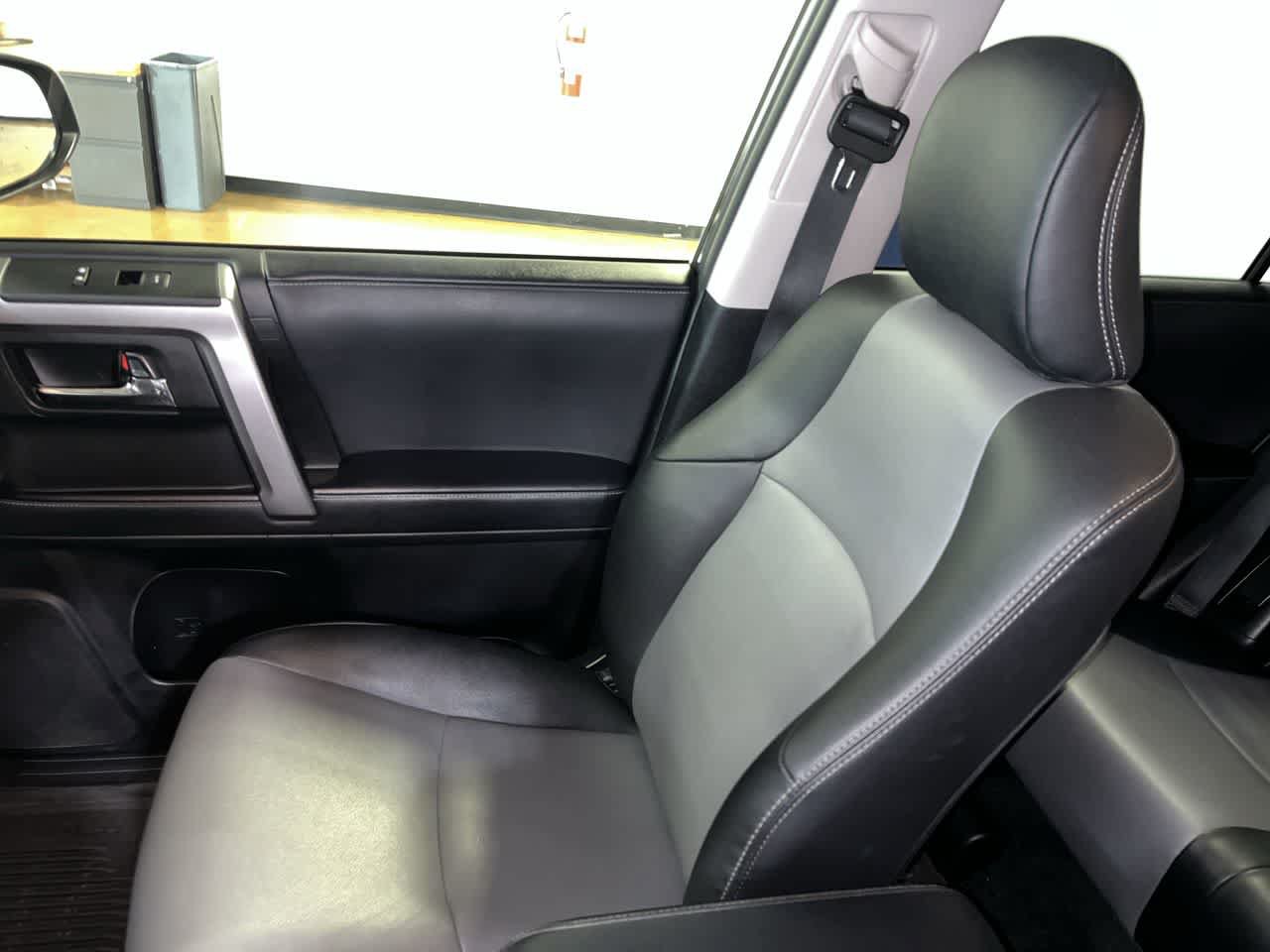 Used 2023 Toyota 4Runner SR5 Premium w/ Moonroof Package AWD/4WD image 27