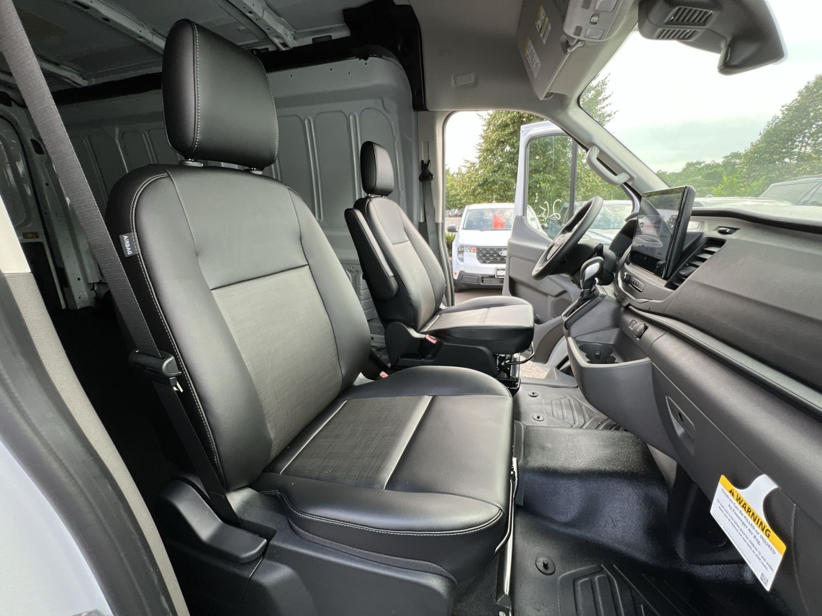 New 2026 Ford Transit 250 148 Medium Roof RWD image 32