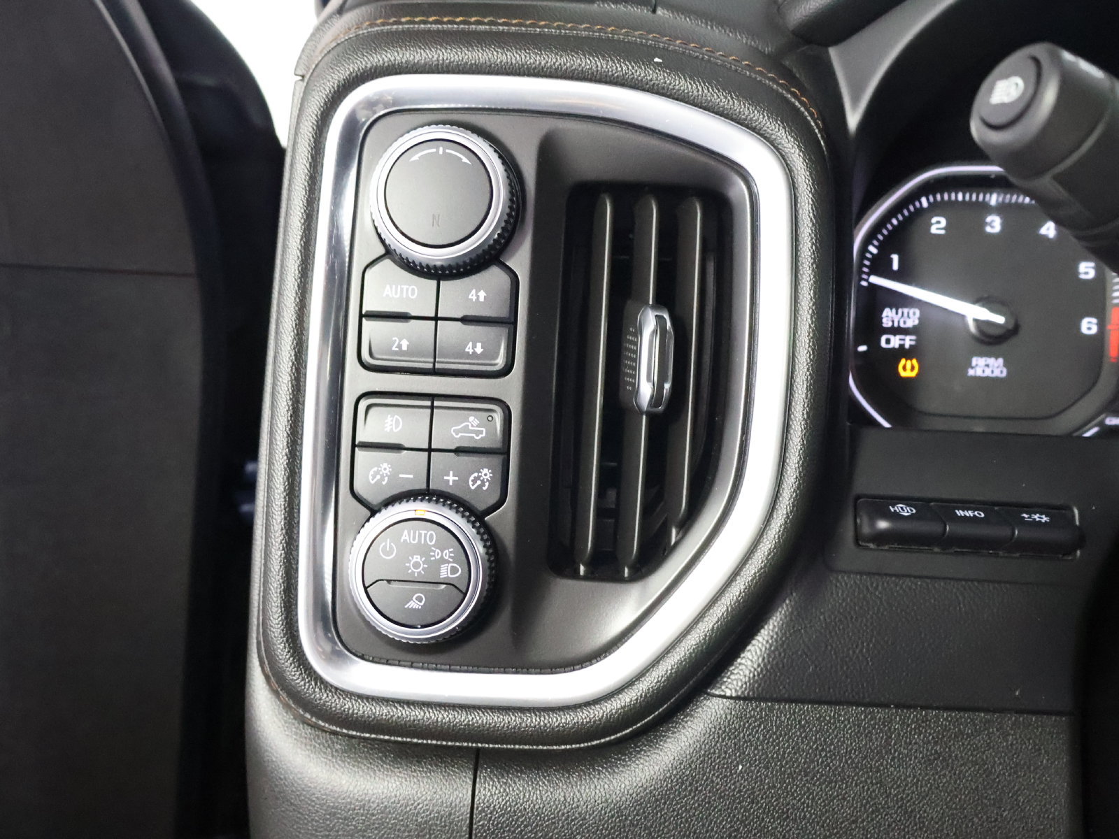 Used 2019 GMC Sierra 1500 AT4 w/ AT4 Premium Package AWD/4WD image 33