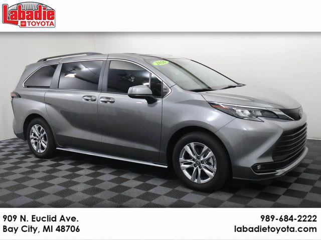 Certified 2026 Toyota Sienna XLE AWD/4WD image 1