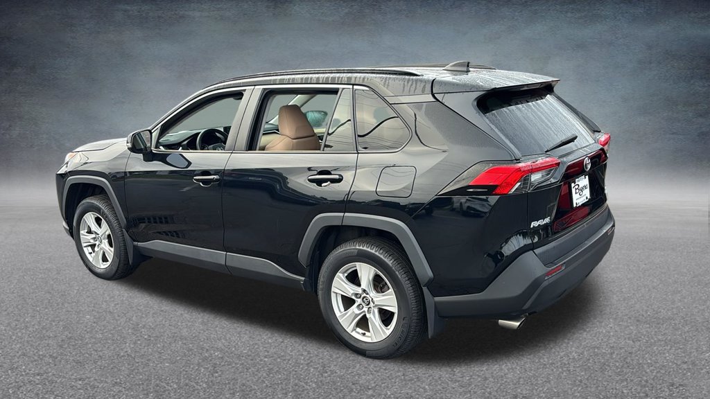 Used 2020 Toyota RAV4 XLE w/ Convenience Package AWD/4WD image 6