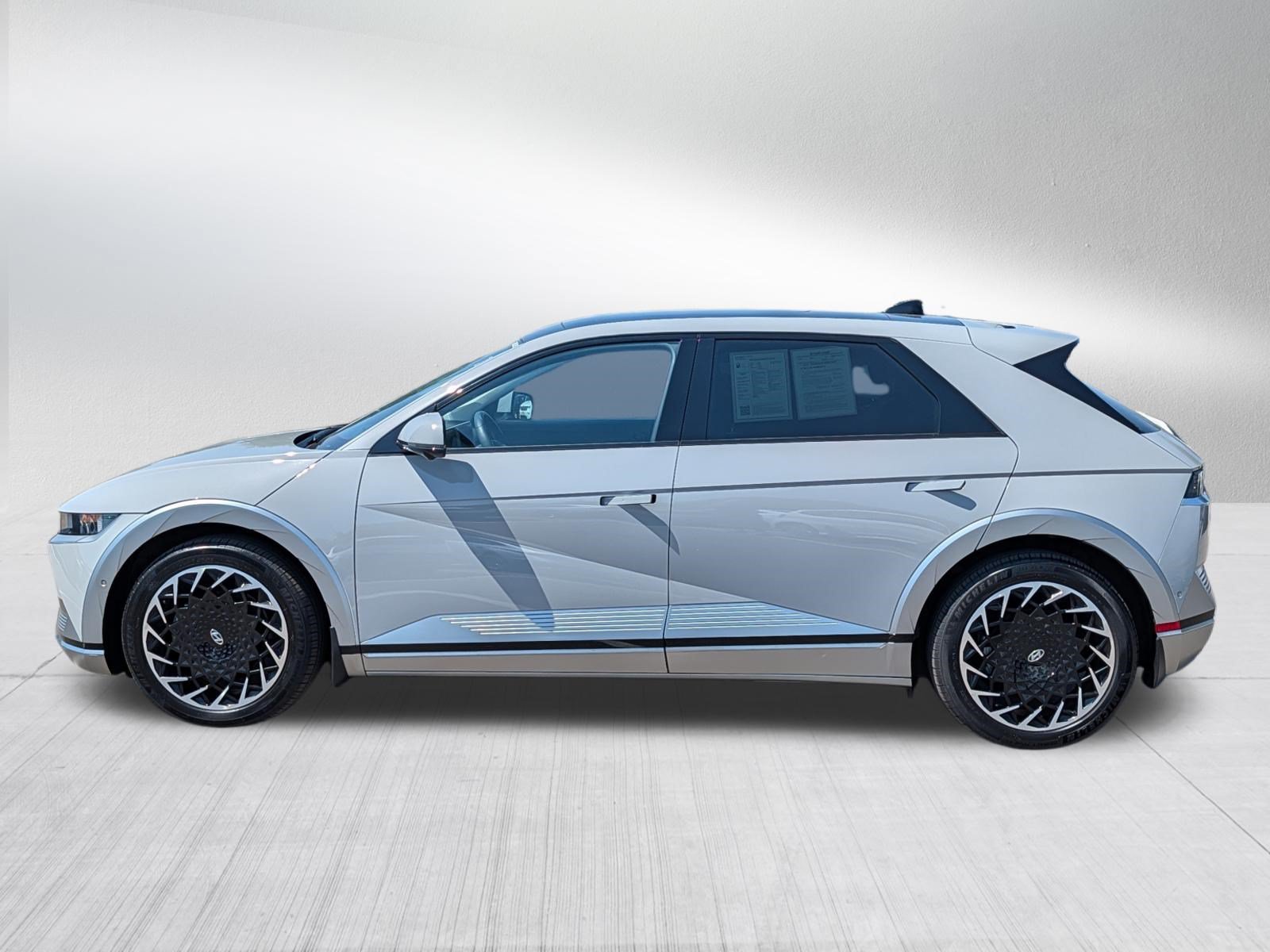 Certified 2023 Hyundai Ioniq 5 Limited AWD/4WD image 4