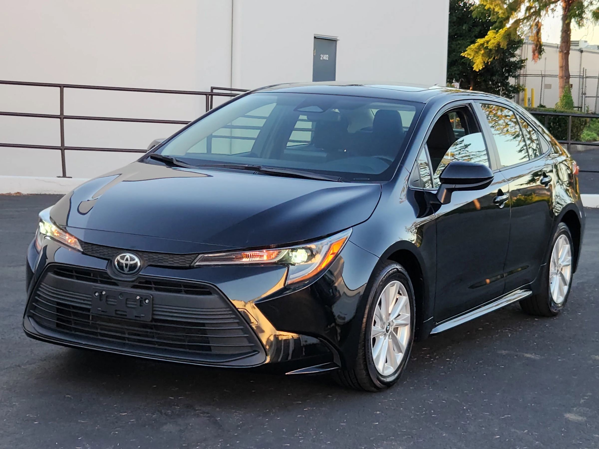 Used 2023 Toyota Corolla LE w/ LE Premium Package image 1