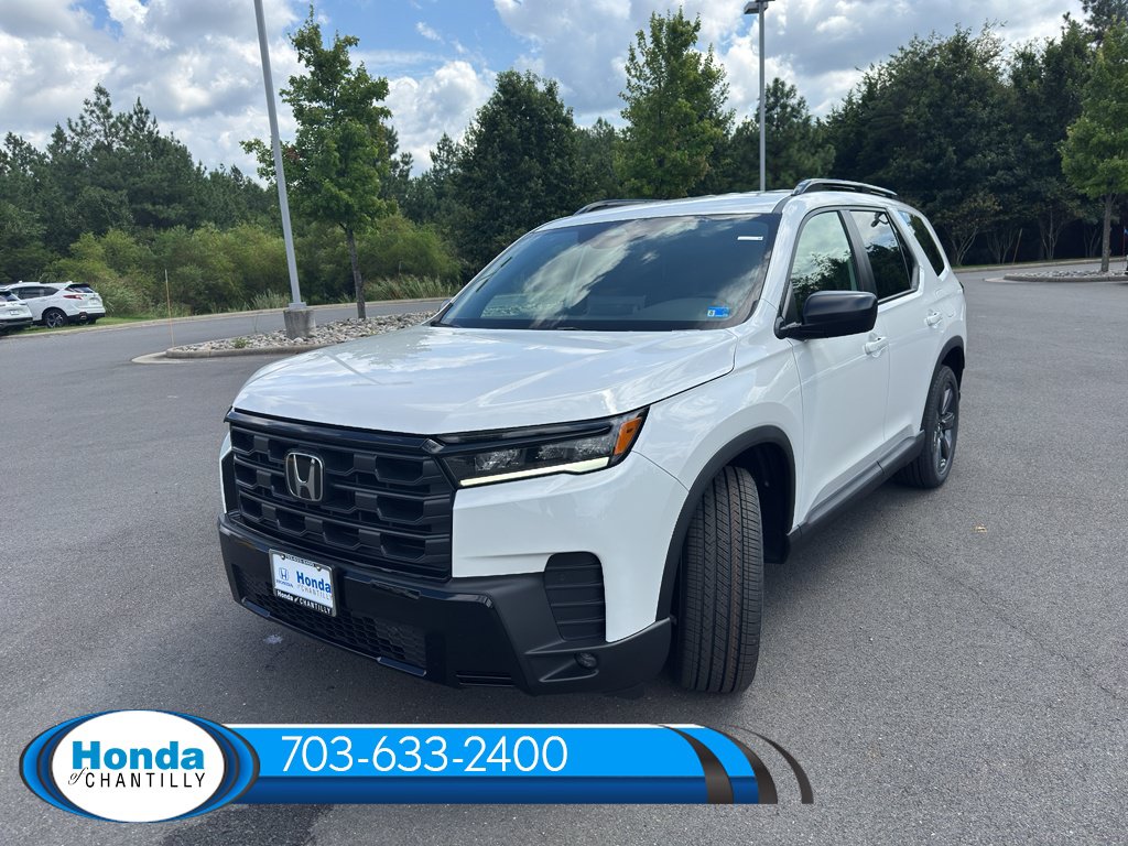 New 2026 Honda Pilot Sport image 3