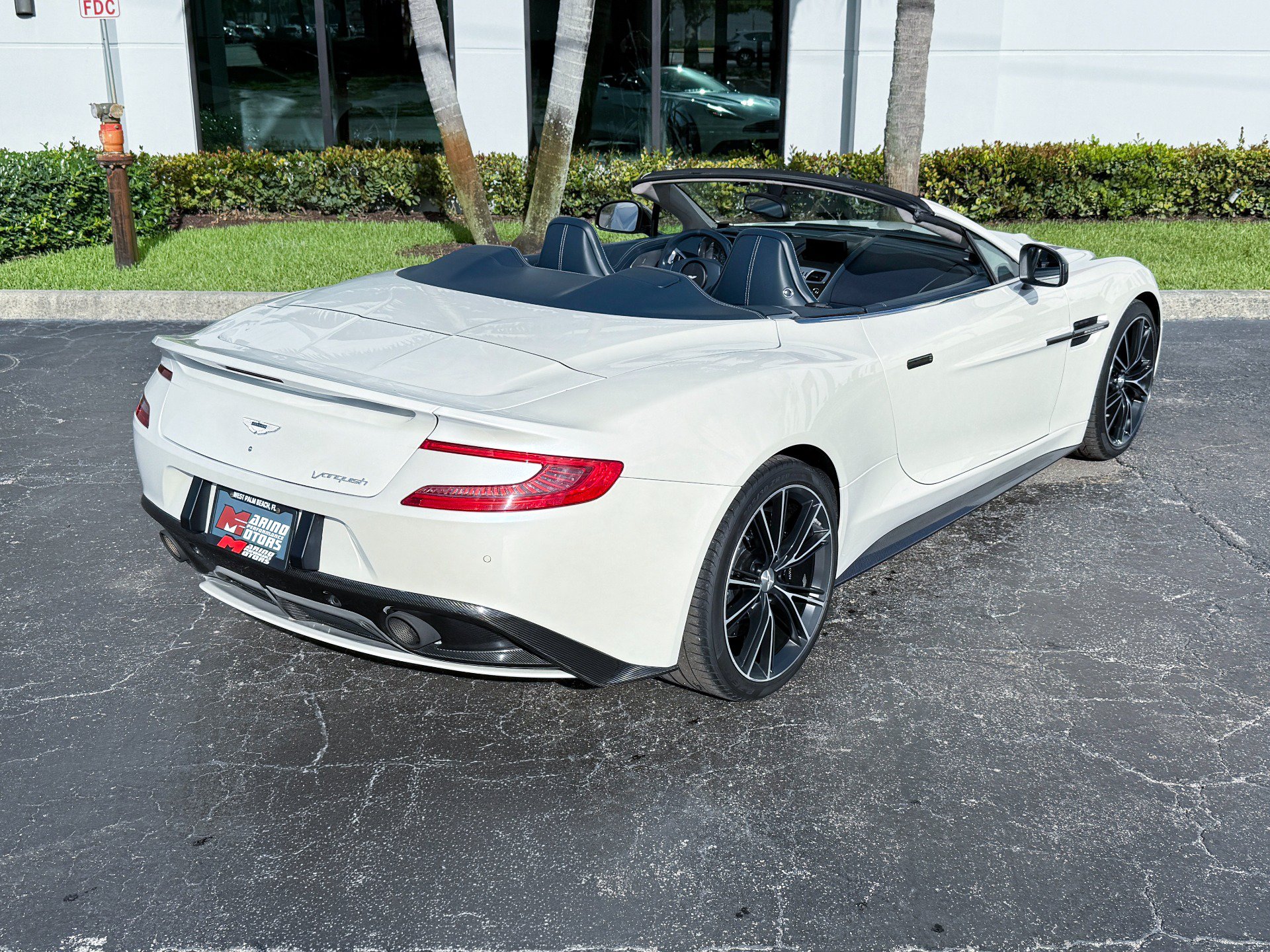 Used 2014 Aston Martin Vanquish Volante RWD image 13