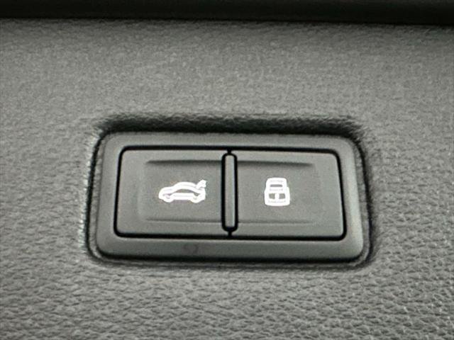 Used 2023 Audi Q7 3.0T Premium w/ Convenience Package AWD/4WD image 11