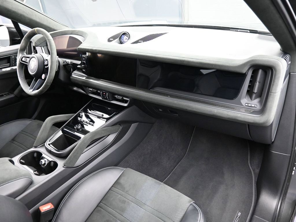 Certified 2024 Porsche Cayenne Turbo GT image 32