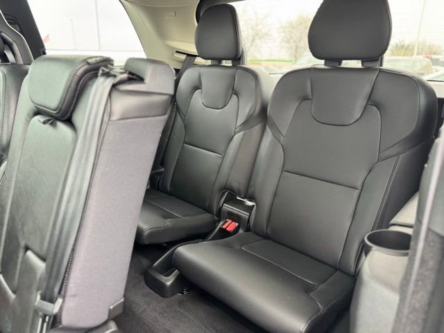 Used 2021 Volvo XC90 T6 Momentum image 13