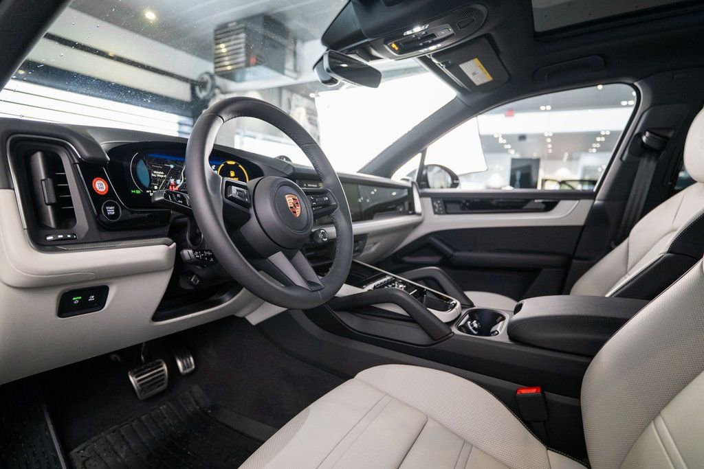 New 2026 Porsche Cayenne S AWD/4WD image 4