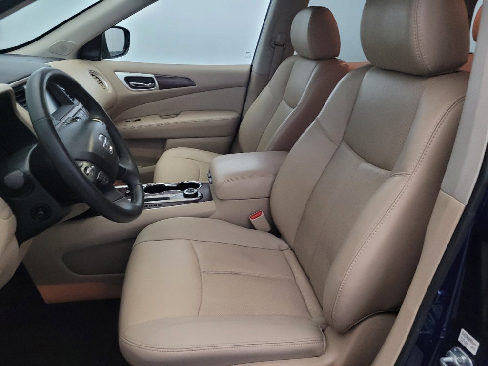 Used 2017 Nissan Pathfinder Platinum AWD/4WD image 17