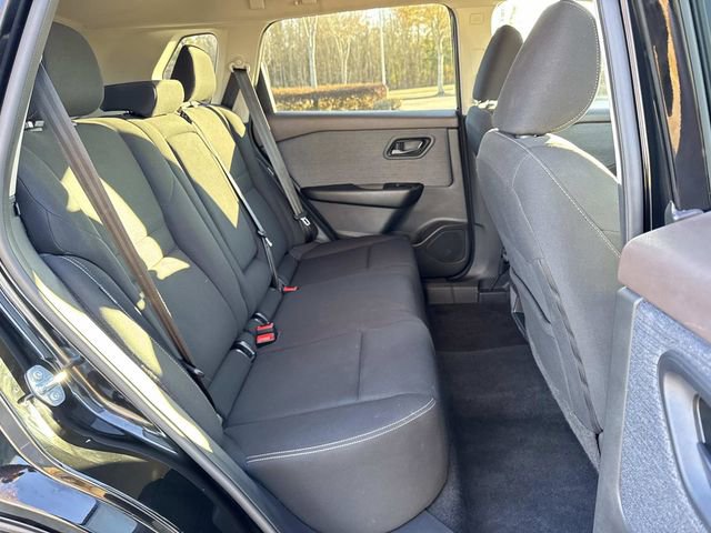 Used 2023 Nissan Rogue S image 12