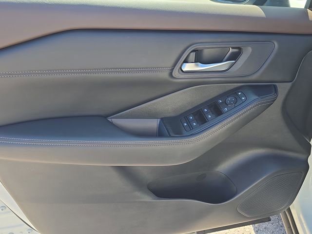 Certified 2023 Nissan Rogue SV w/ SV Premium B Package FWD image 18