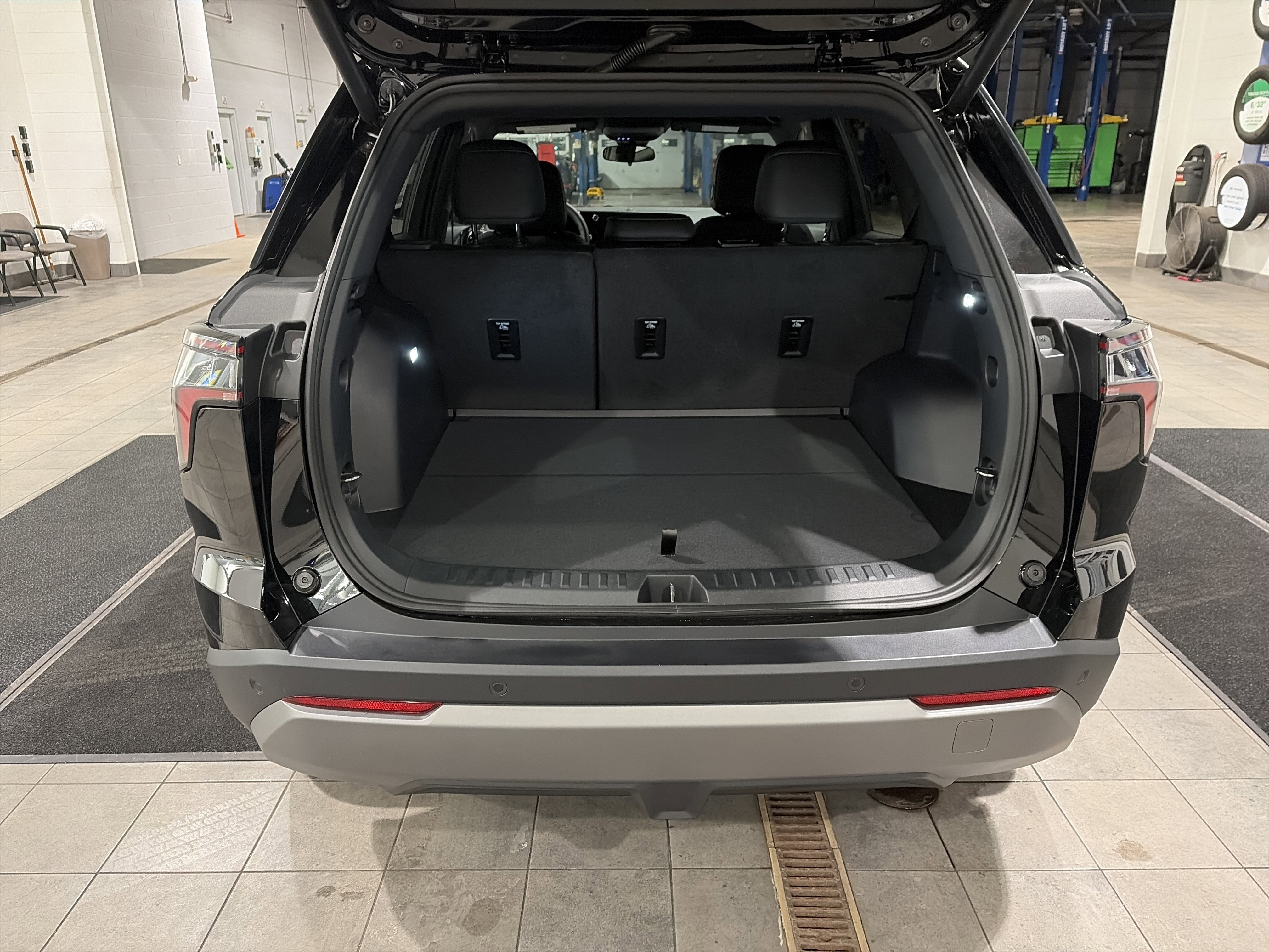 New 2026 Chevrolet Equinox LT w/ Convenience Package II image 5