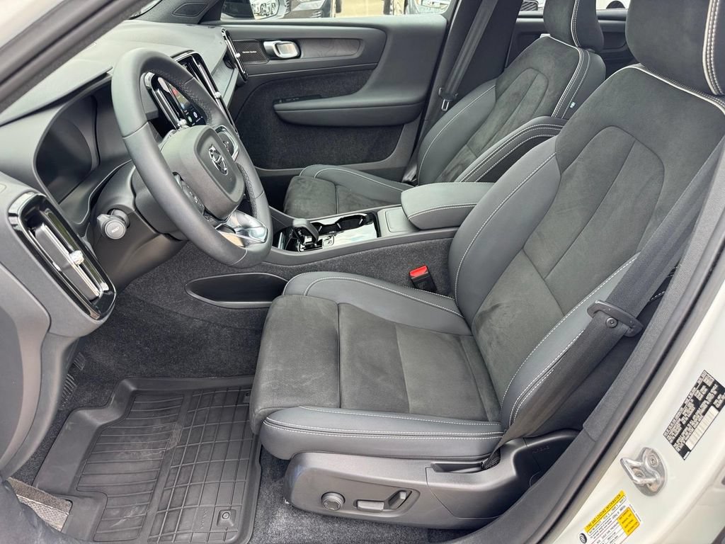Certified 2023 Volvo XC40 Recharge Ultimate w/ Protection Package Premier AWD/4WD image 8