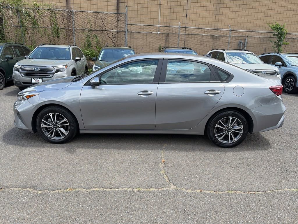 Used 2024 Kia Forte LXS w/ LXS Technology Package FWD image 2