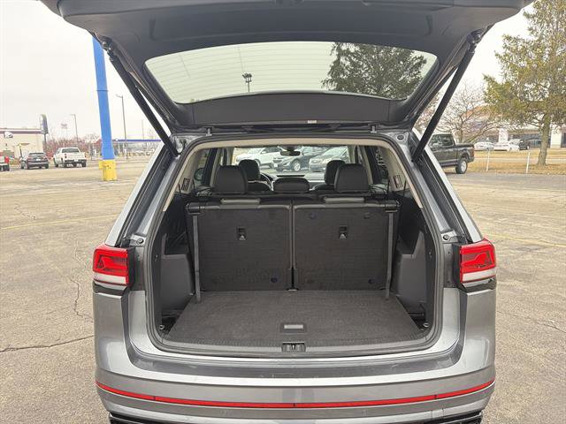 Used 2023 Volkswagen Atlas SEL R-Line AWD/4WD image 18