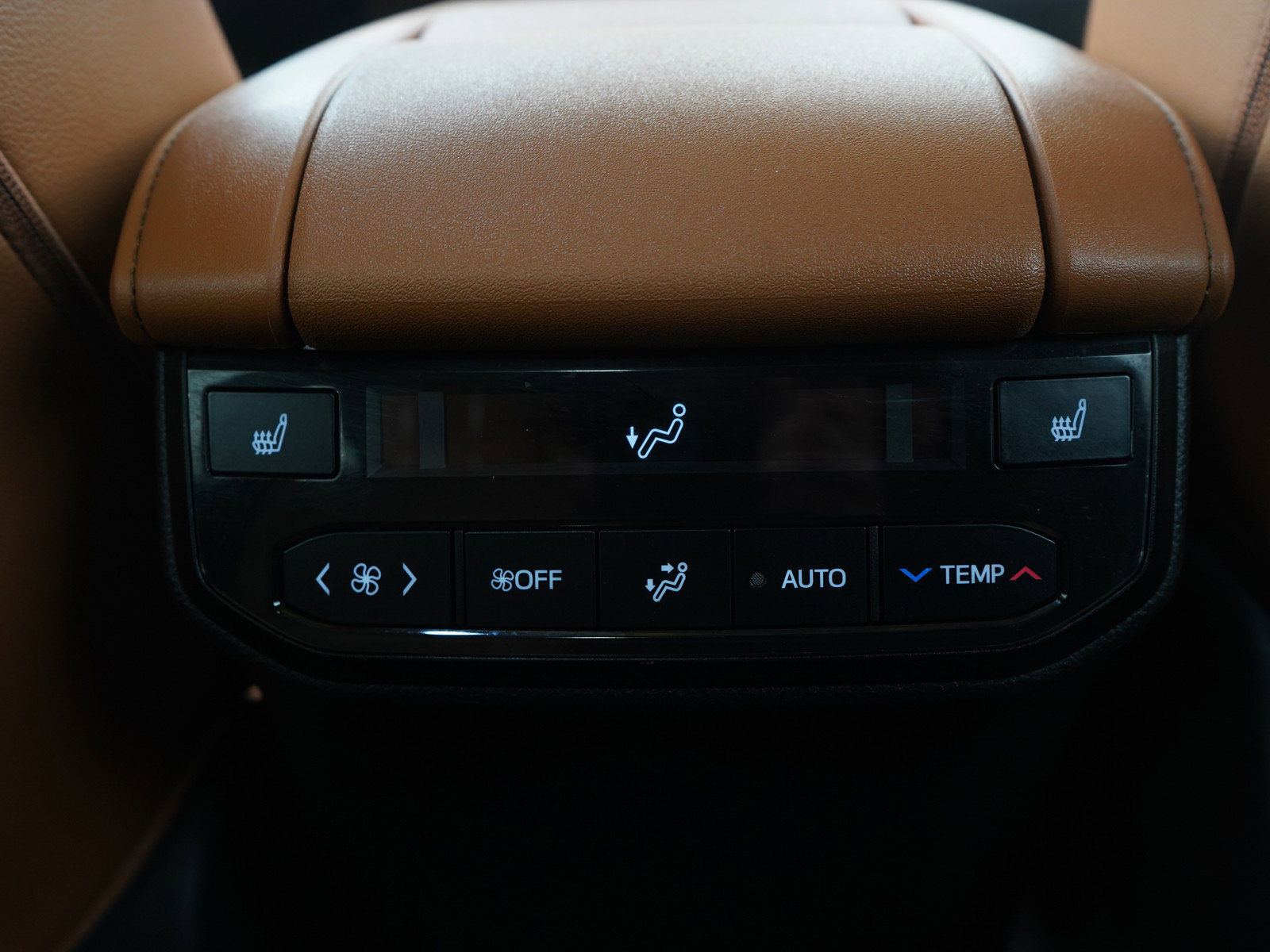 Used 2025 Toyota Highlander Platinum image 14