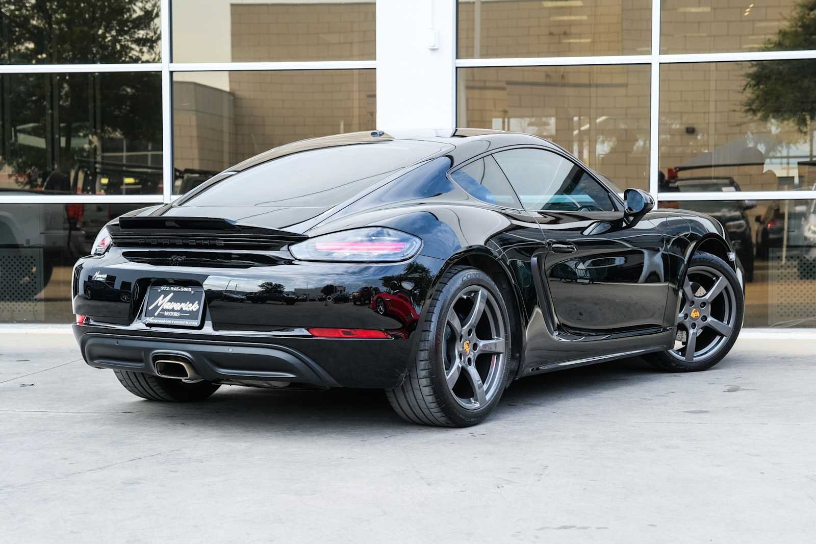 Used 2019 Porsche 718 Cayman RWD image 11