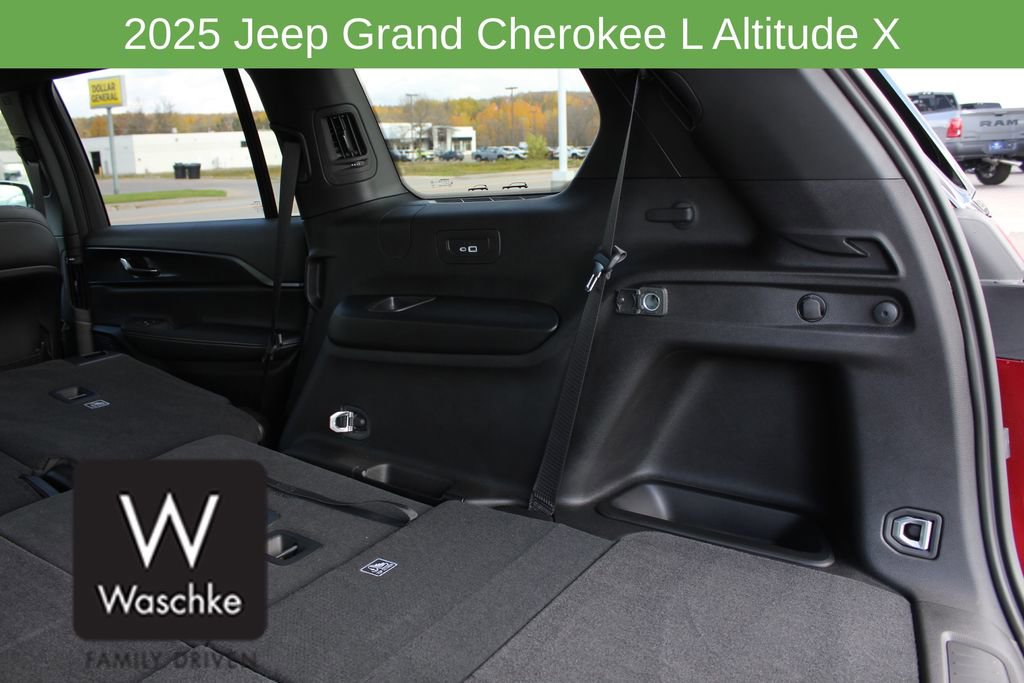 New 2025 Jeep Grand Cherokee L Altitude image 20