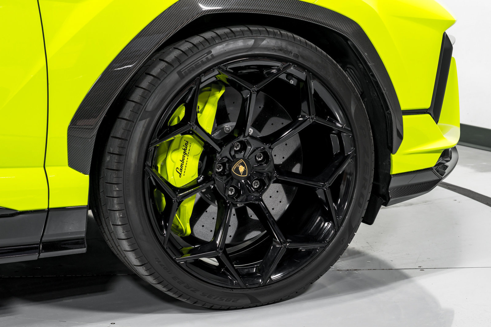 Used 2024 Lamborghini Urus Performante AWD/4WD image 56