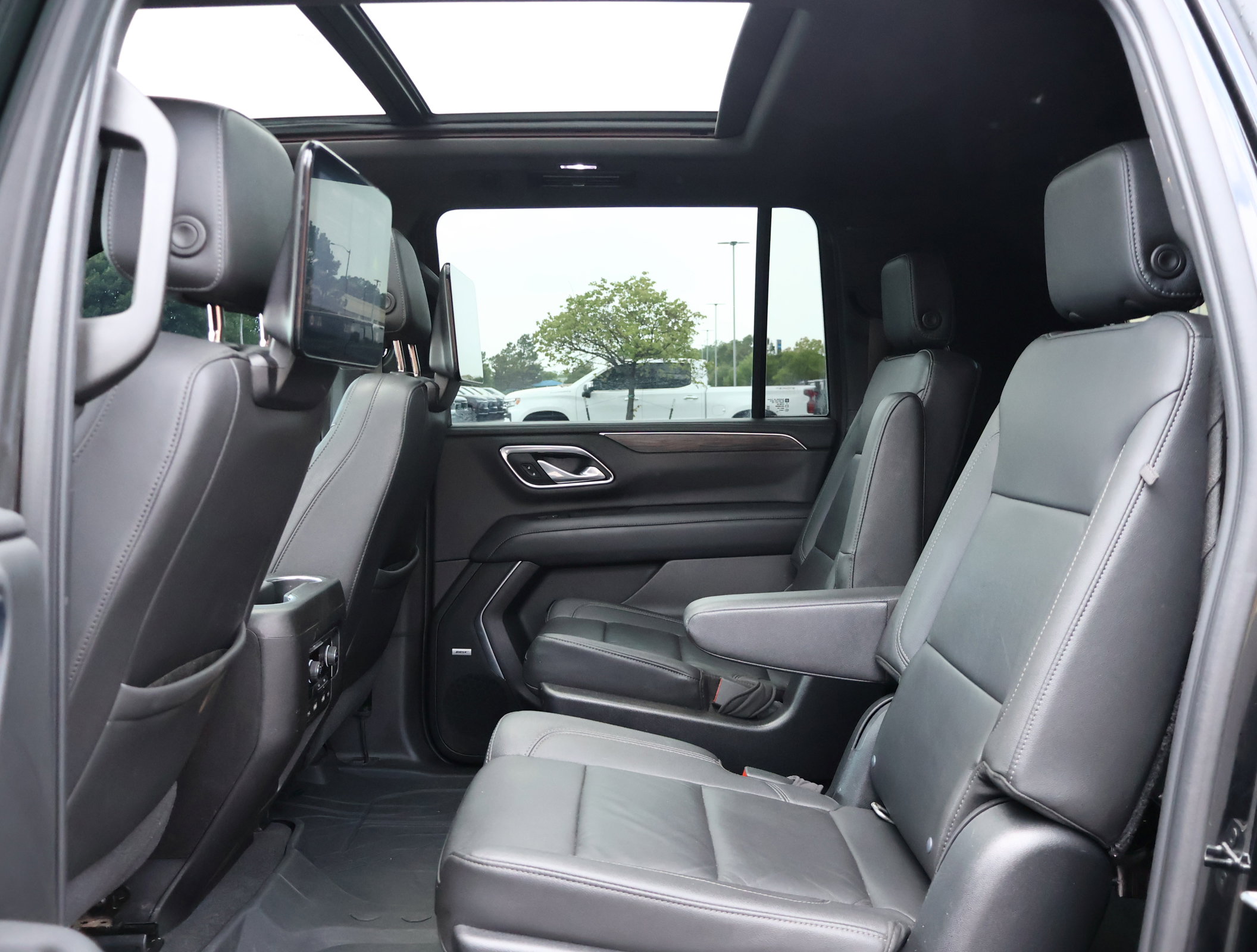 Used 2021 Chevrolet Suburban Z71 w/ Rear Media and Nav Package AWD/4WD image 24