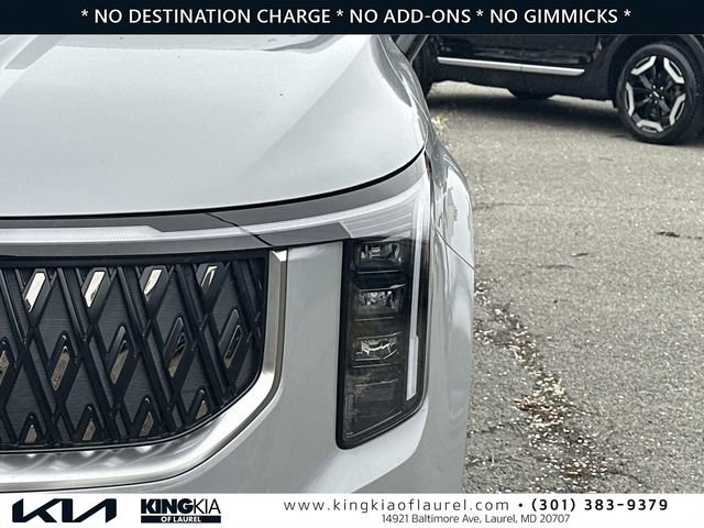 Used 2025 Kia Carnival EX image 28