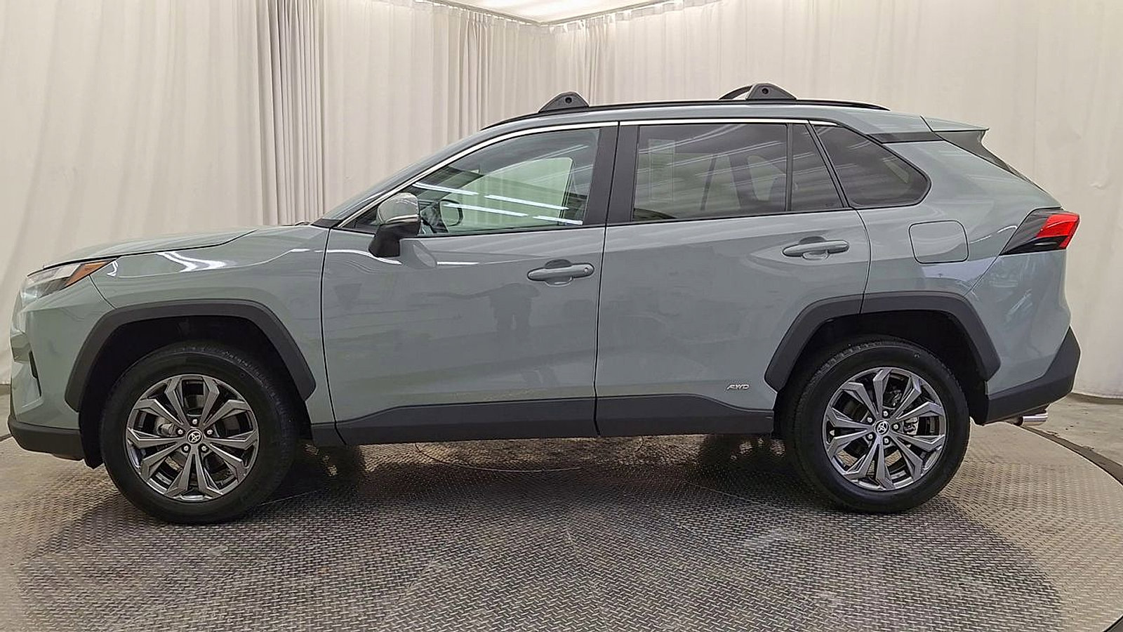 Certified 2022 Toyota RAV4 XLE Premium image 8