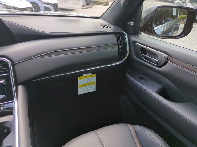 New 2026 Nissan Armada SL w/ Captain's Chari Seat Package image 15