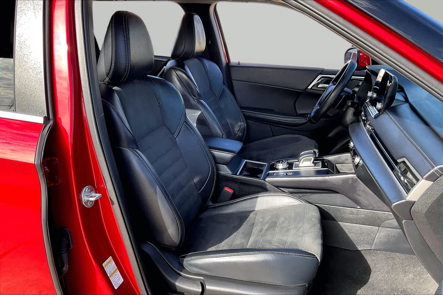Used 2024 Mitsubishi Outlander SE FWD image 9