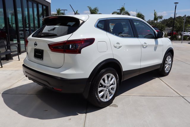 Used 2022 Nissan Rogue Sport S image 3