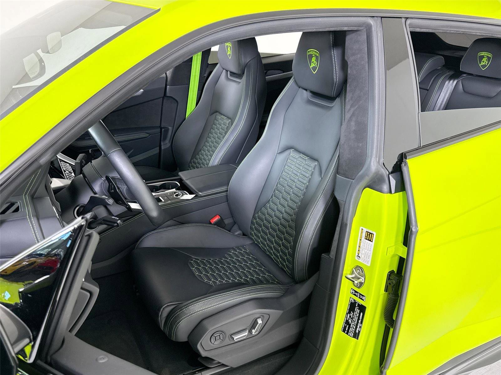 Used 2024 Lamborghini Urus S image 14