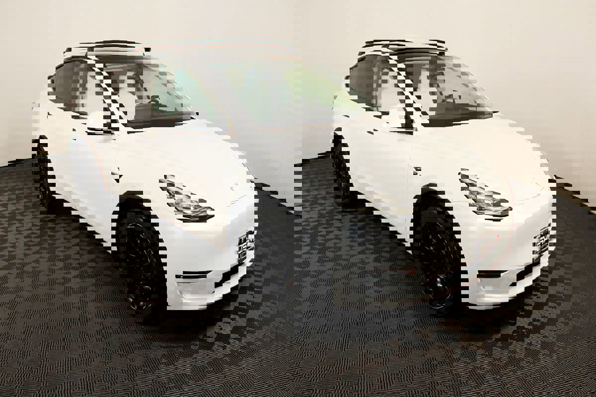 Used 2020 Tesla Model Y Long Range image 5