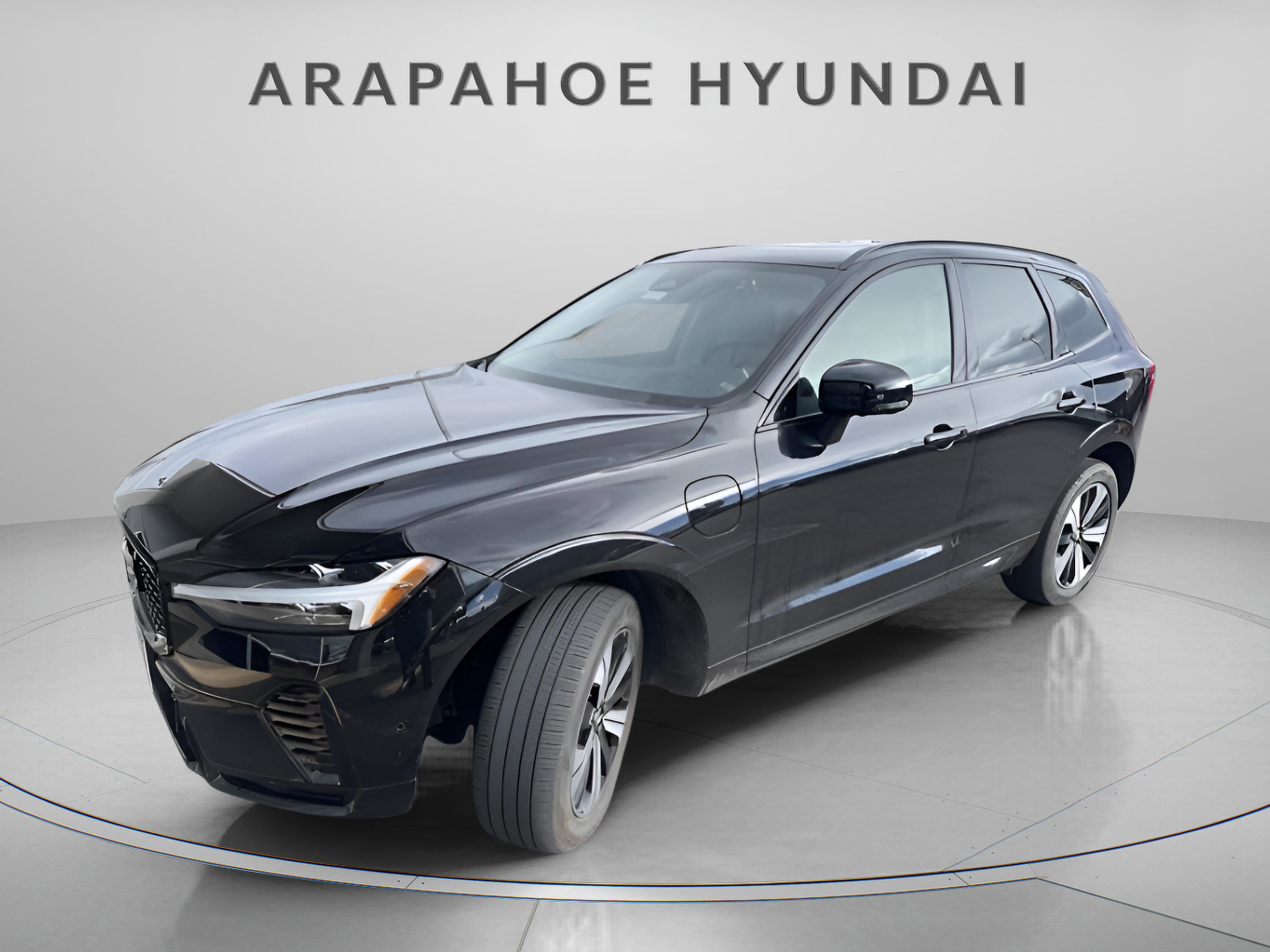 Used 2024 Volvo XC60 T8 Plus w/ Protection Package Premier image 4