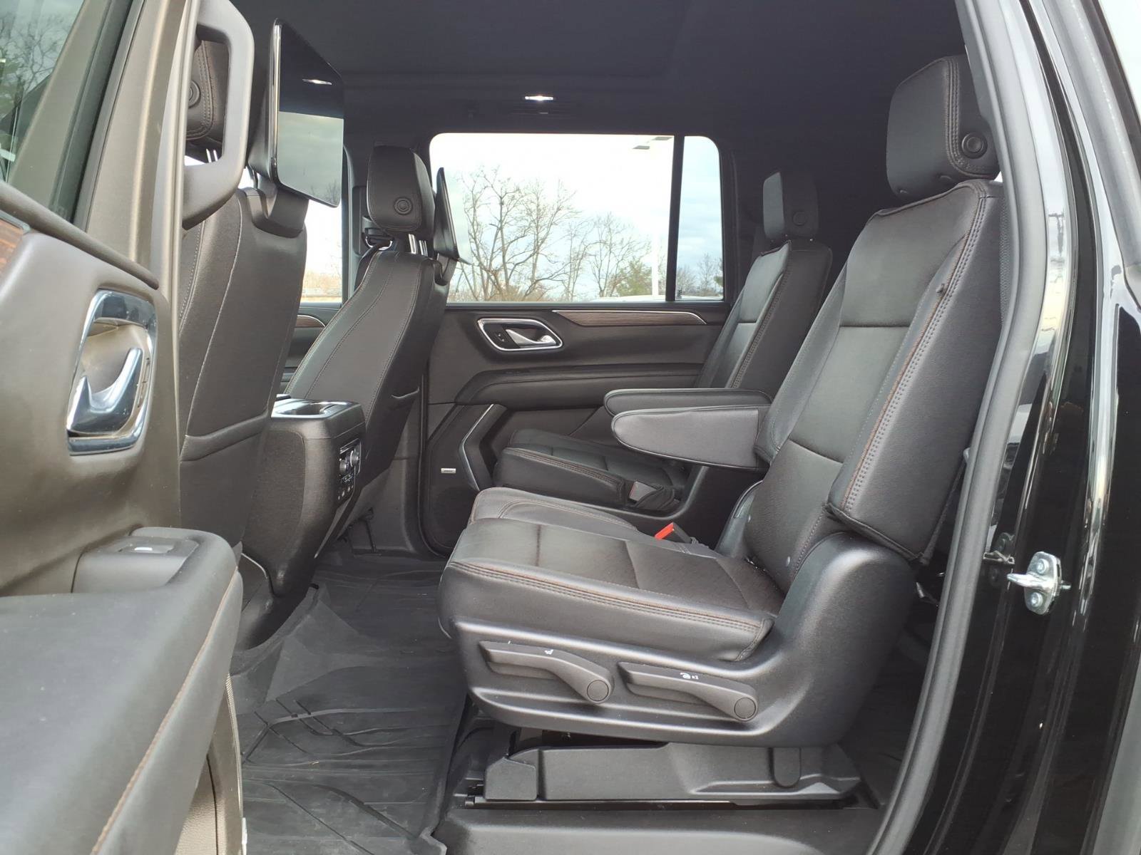Used 2023 Chevrolet Suburban High Country AWD/4WD image 26