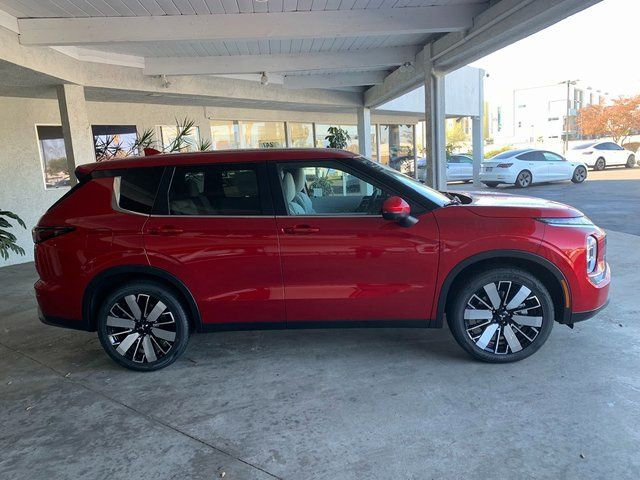 New 2026 Mitsubishi Outlander SE FWD image 2