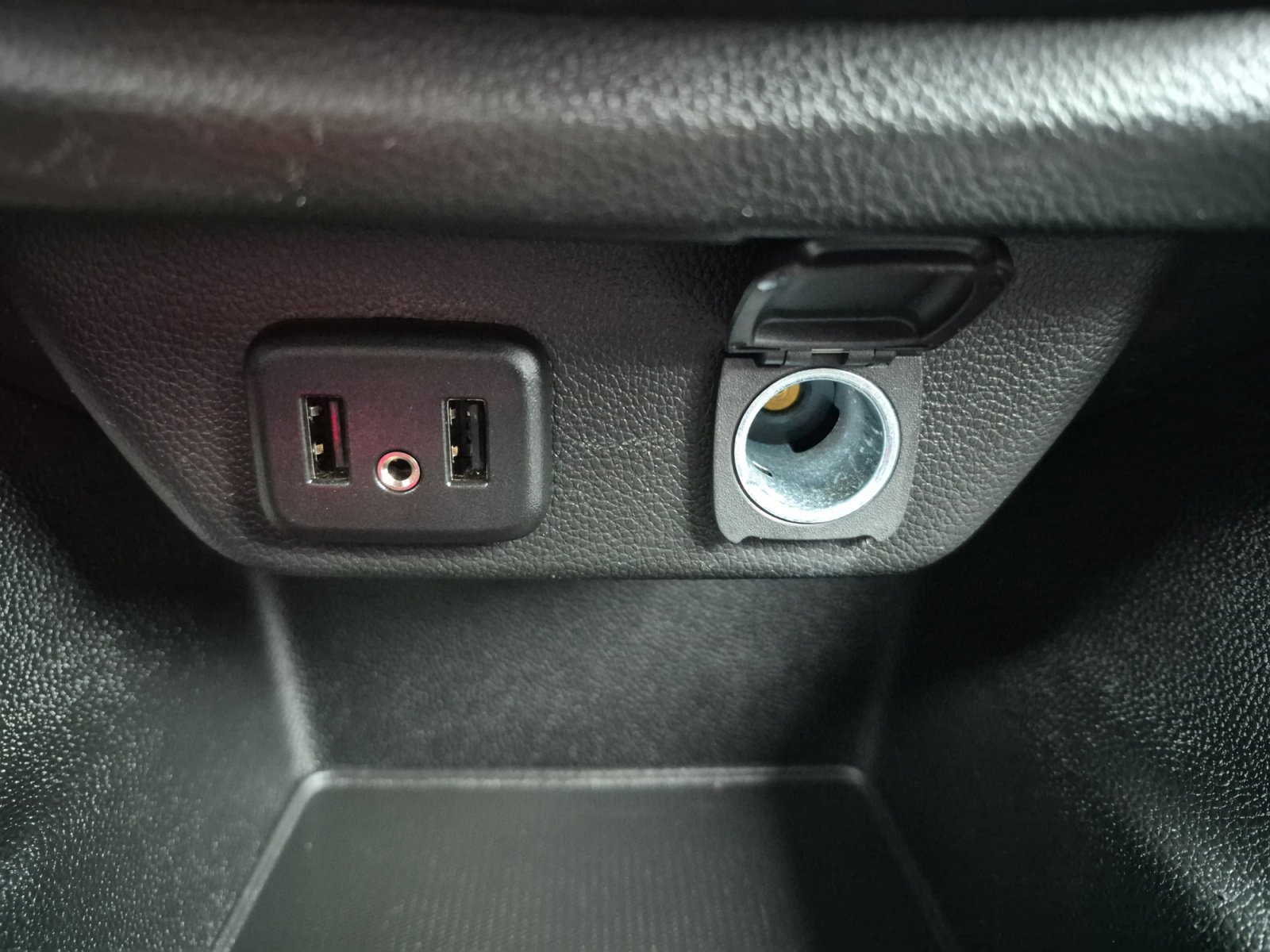 Used 2019 Chevrolet Traverse LT FWD image 20