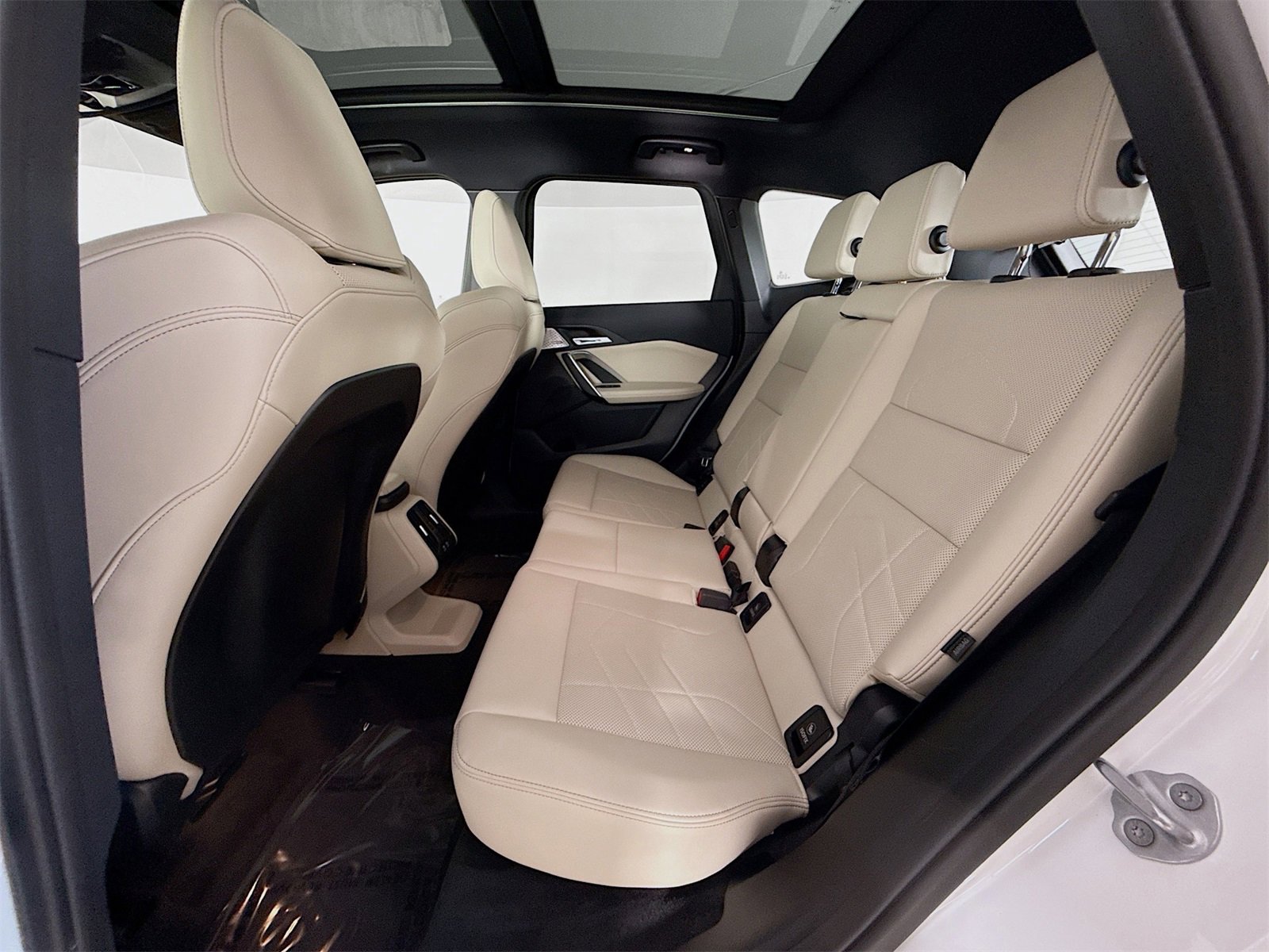 Used 2025 BMW X1 xDrive28i w/ Technology Package image 25