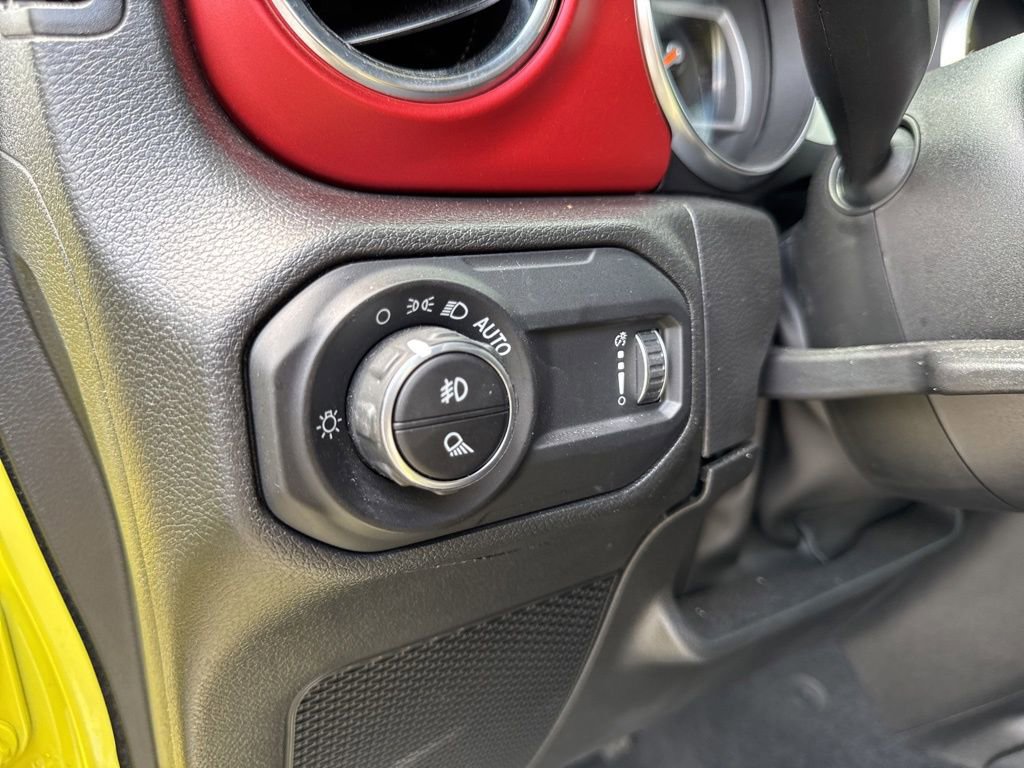 Used 2023 Jeep Gladiator Rubicon w/ LED Lighting Group AWD/4WD image 46