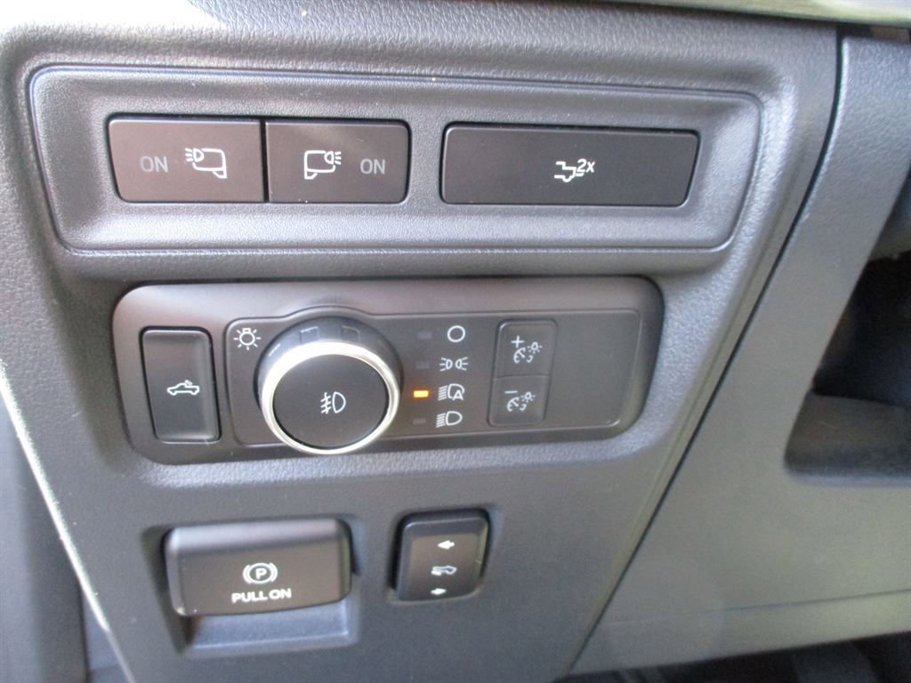 Used 2022 Ford F150 Lariat w/ Max Trailer Tow Package image 8